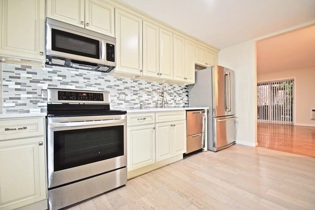 2 bed, 1 bath apartment for rent at 21 Westgate Unit 3, Chestnut Hill