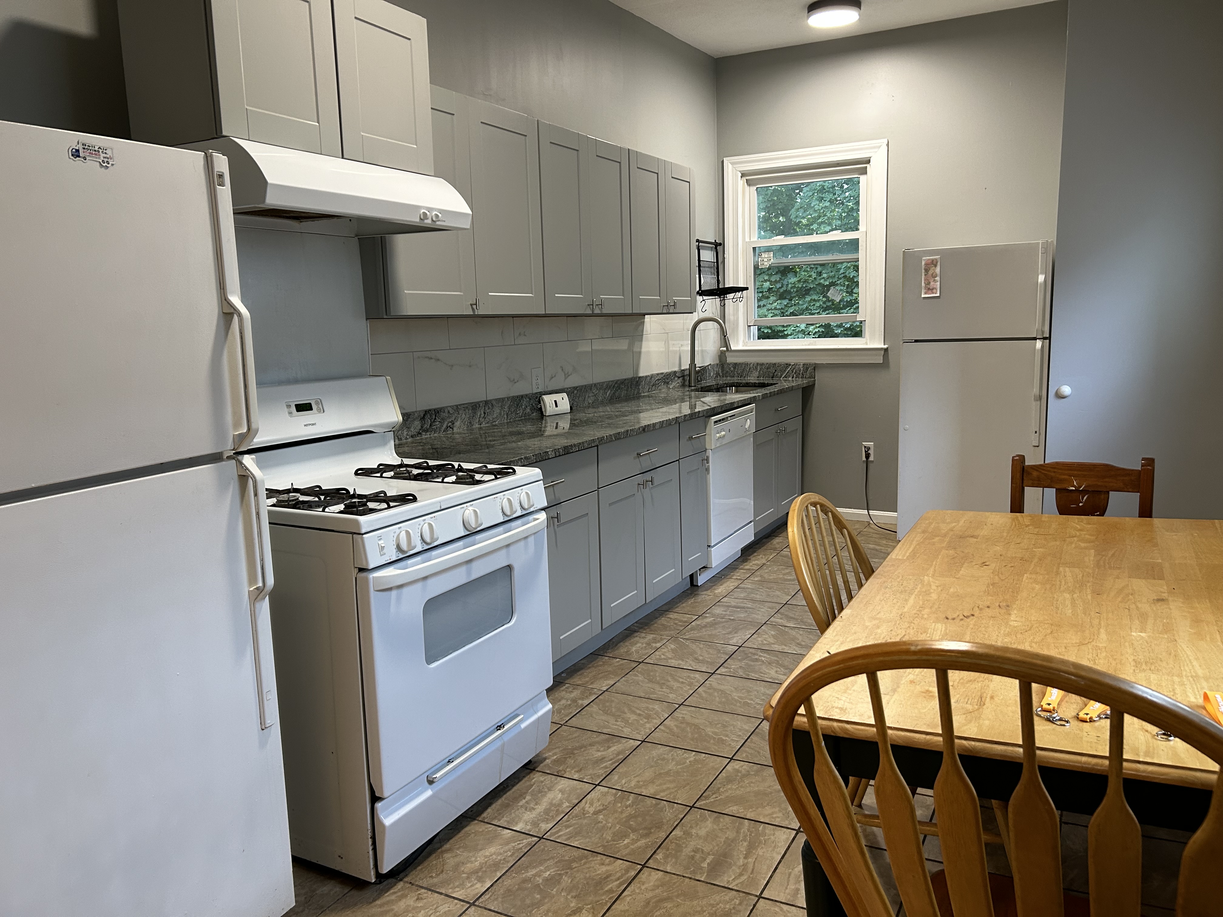 5 bed, 3 bath apartment for rent at 21 Weston St Unit 1, Waltham — photo 2 of 18
