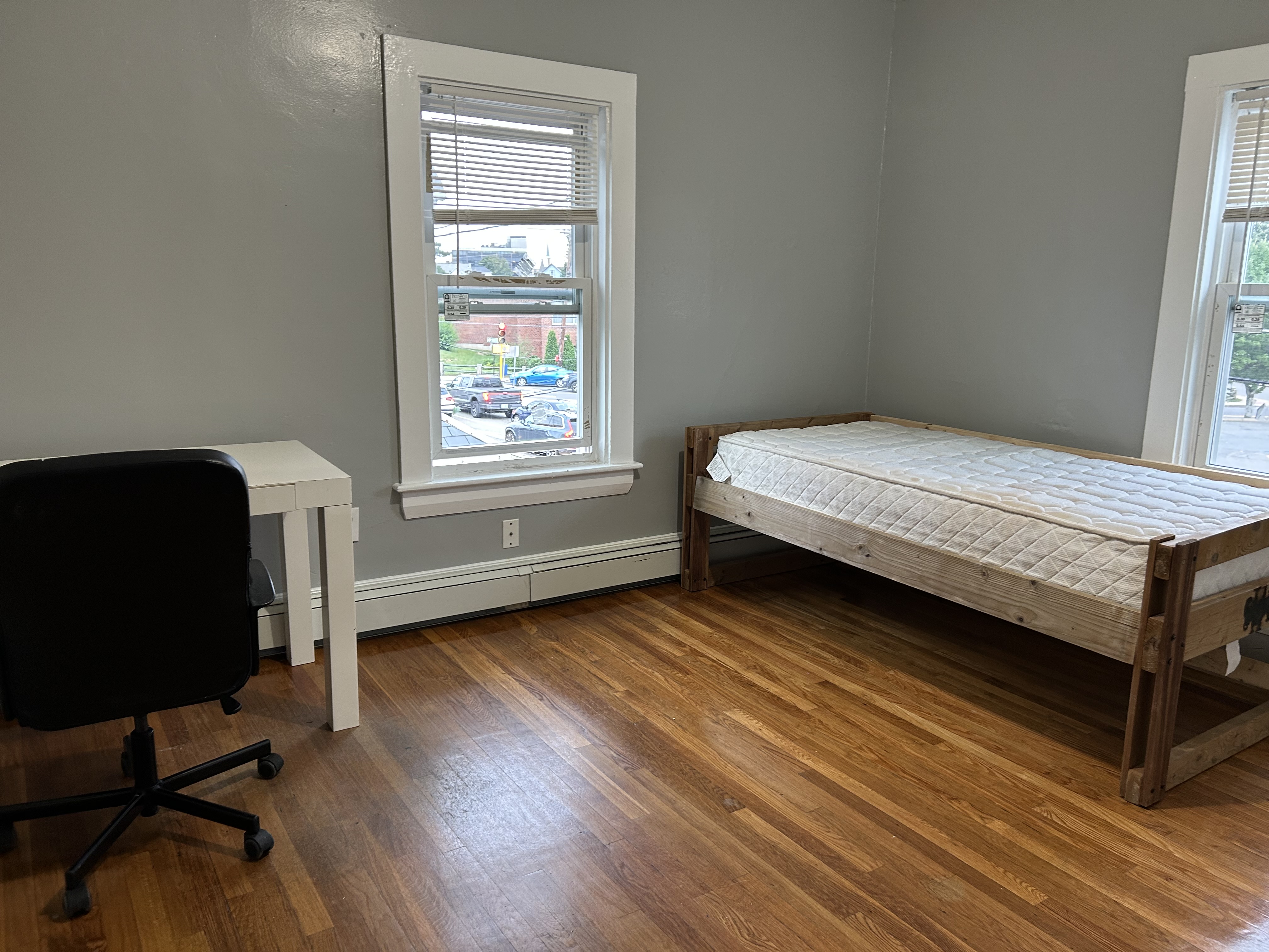 5 bed, 3 bath apartment for rent at 21 Weston St Unit 1, Waltham — photo 16 of 18