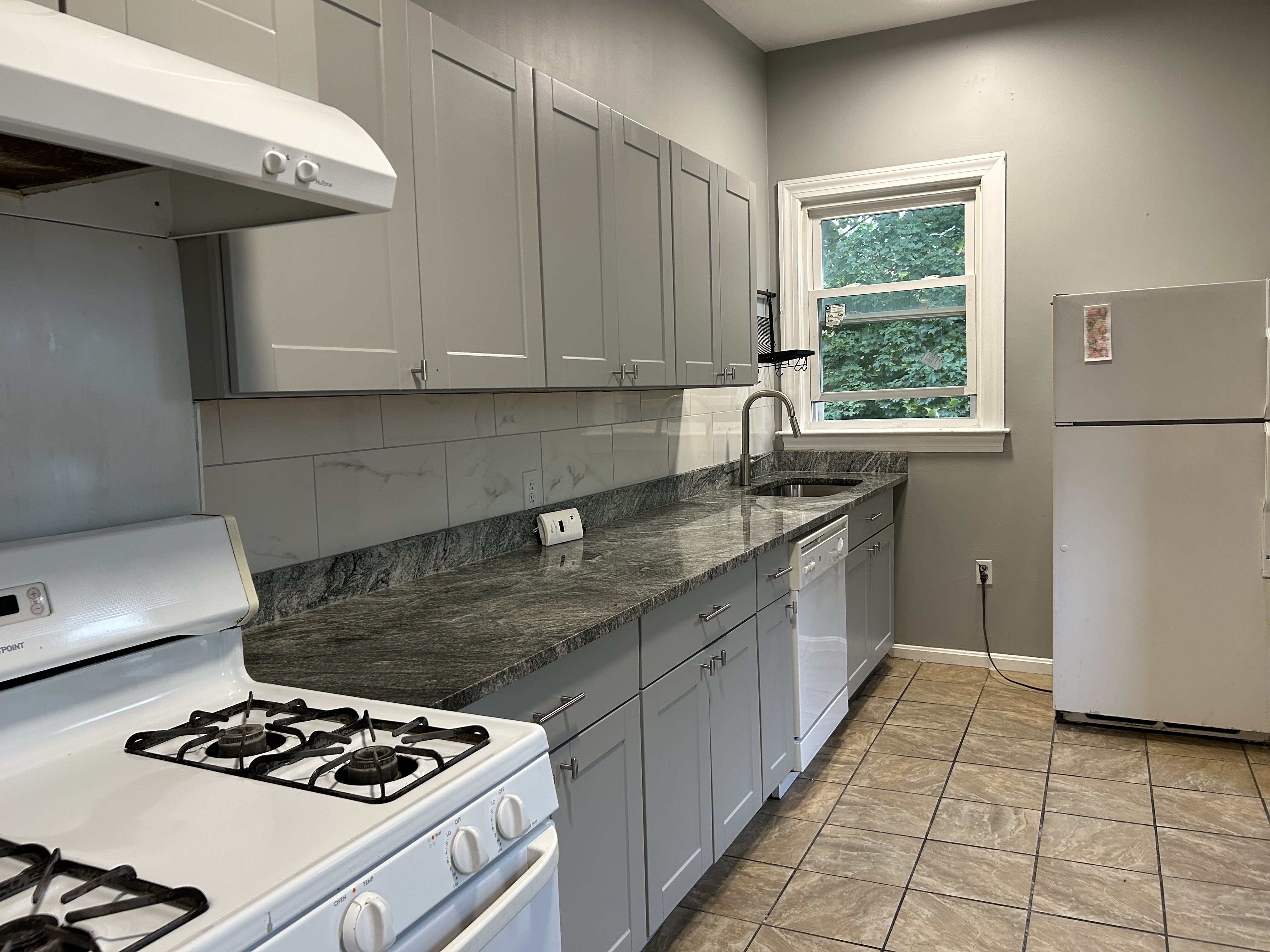 5 bed, 3 bath apartment for rent at 21 Weston St Unit 1, Waltham — photo 1 of 18