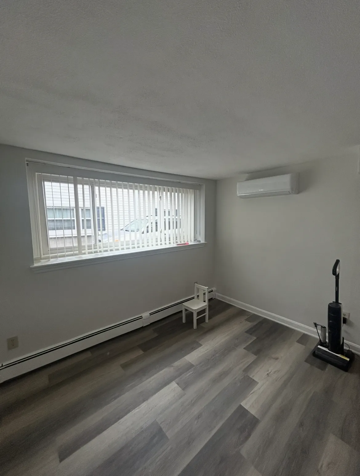 2 bed, 1 bath apartment for rent at 21 Weymouth Ave Unit 1, West Roxbury — photo 4 of 7