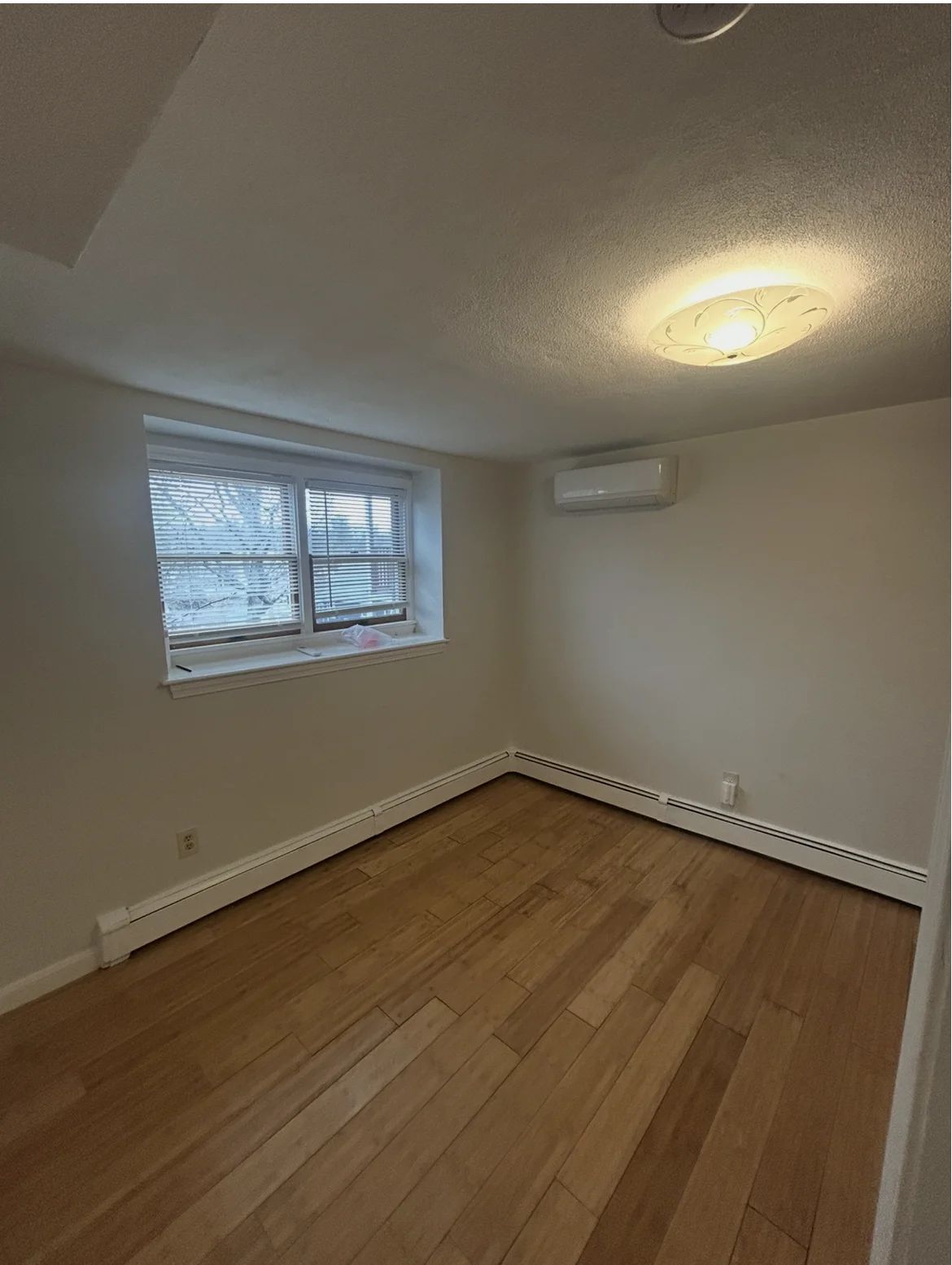 2 bed, 1 bath apartment for rent at 21 Weymouth Ave Unit 1, West Roxbury — photo 7 of 7