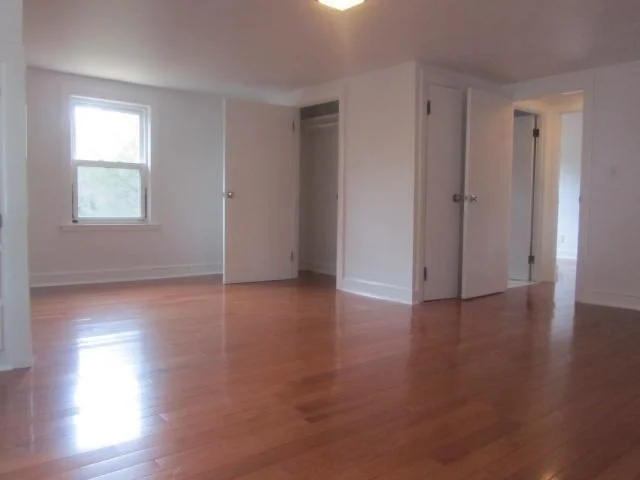 4 bed, 2 bath apartment for rent at 21 Wiley St, Montrose — photo 14 of 15