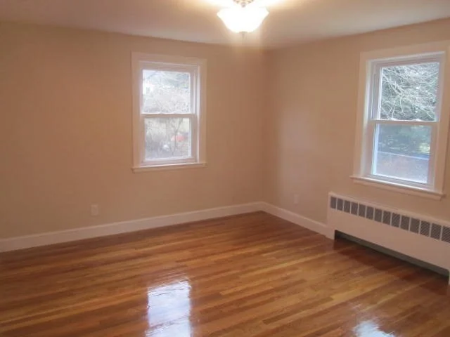 4 bed, 2 bath apartment for rent at 21 Wiley St, Montrose — photo 9 of 15