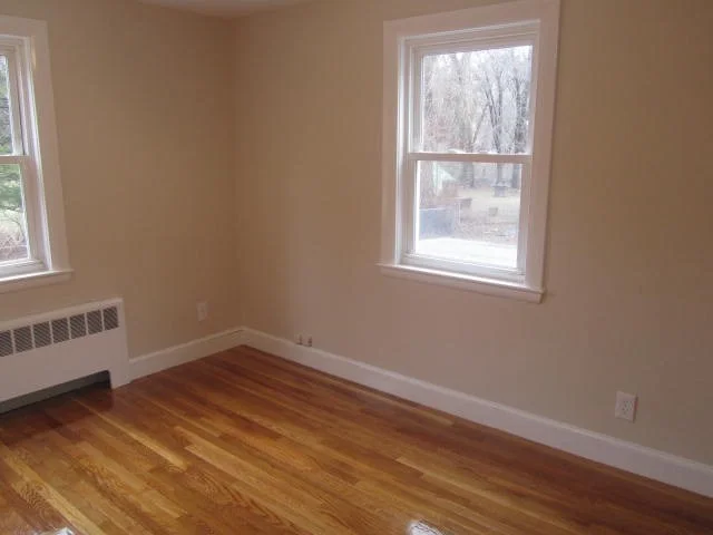 4 bed, 2 bath apartment for rent at 21 Wiley St, Montrose — photo 11 of 15
