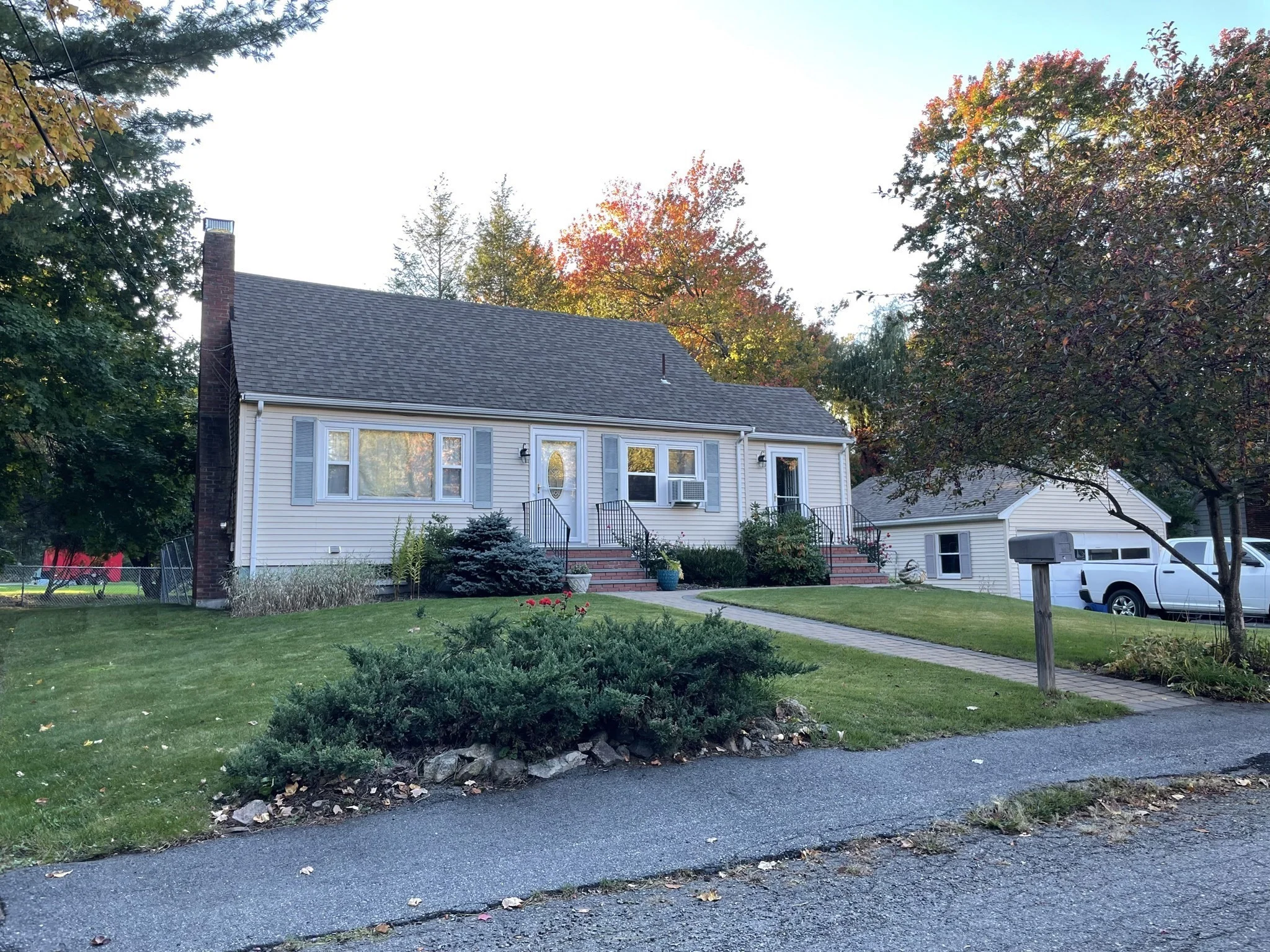 4 bed, 2 bath apartment for rent at 21 Wiley St, Montrose — photo 1 of 15