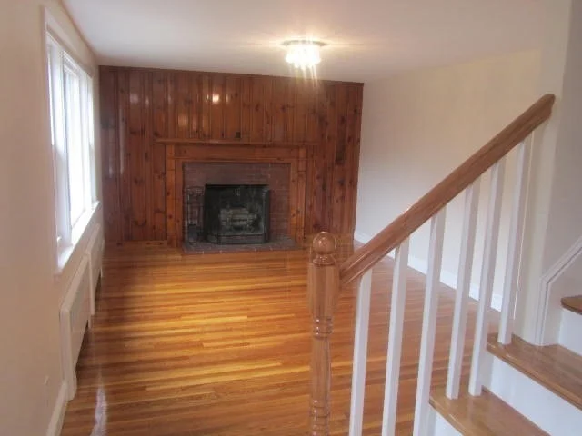 4 bed, 2 bath apartment for rent at 21 Wiley St, Montrose — photo 7 of 15