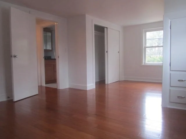 4 bed, 2 bath apartment for rent at 21 Wiley St, Montrose — photo 15 of 15