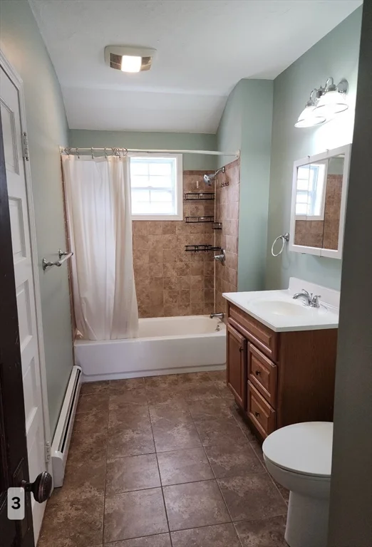 3 bed, 1 bath apartment for rent at 21 Windham St Unit 3, Worcester — photo 5 of 12