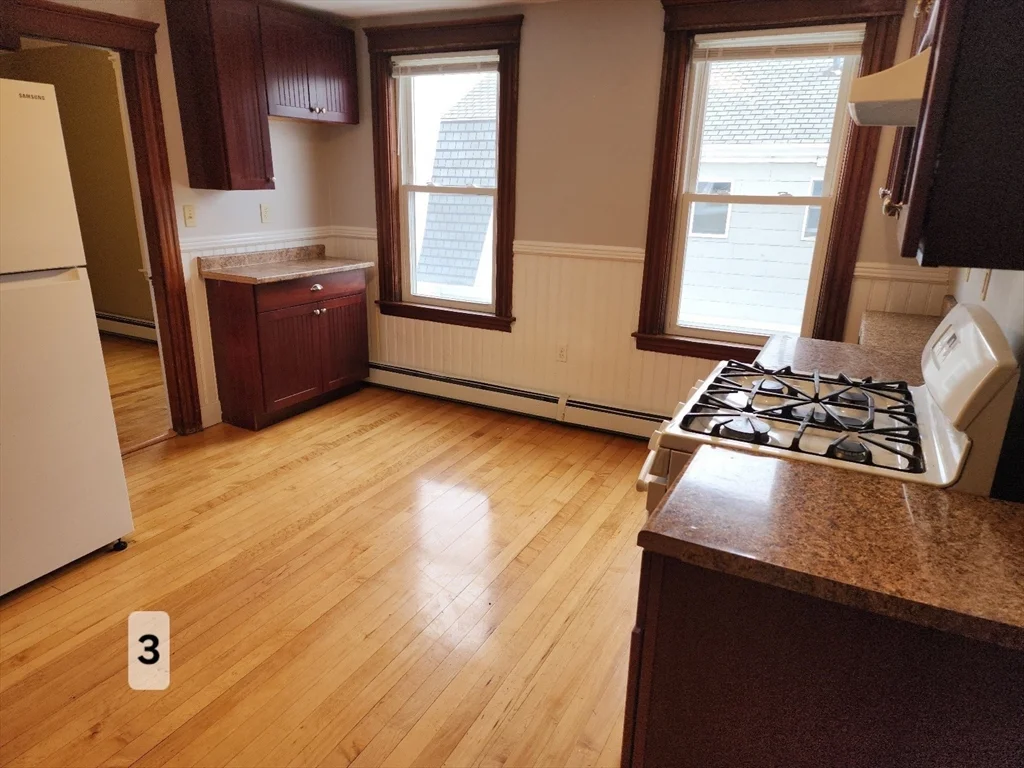 3 bed, 1 bath apartment for rent at 21 Windham St Unit 3, Worcester — photo 2 of 12