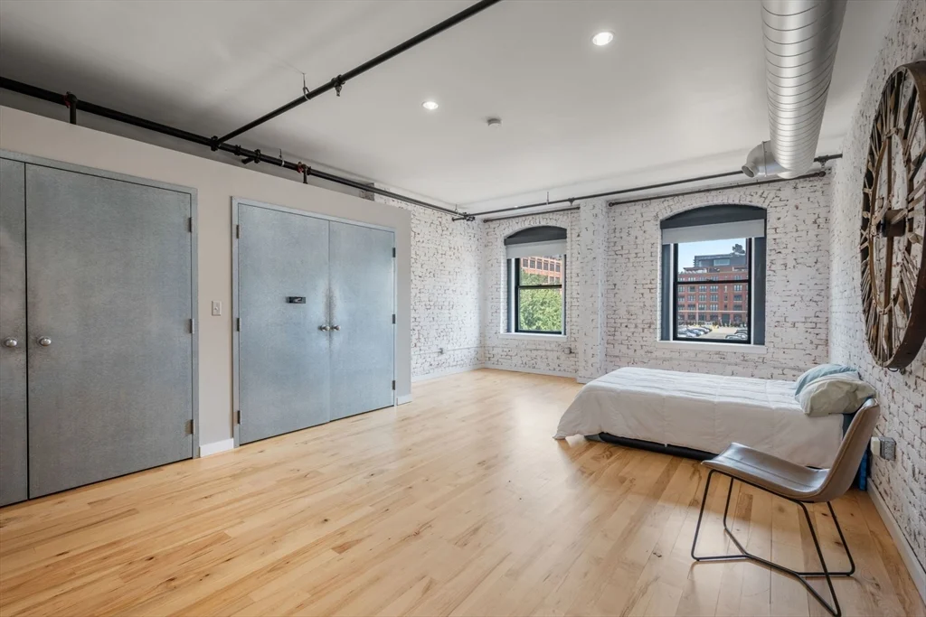 3 bed, 2 bath apartment for rent at 21 Wormwood Unit 314-315, South Boston — photo 22 of 31