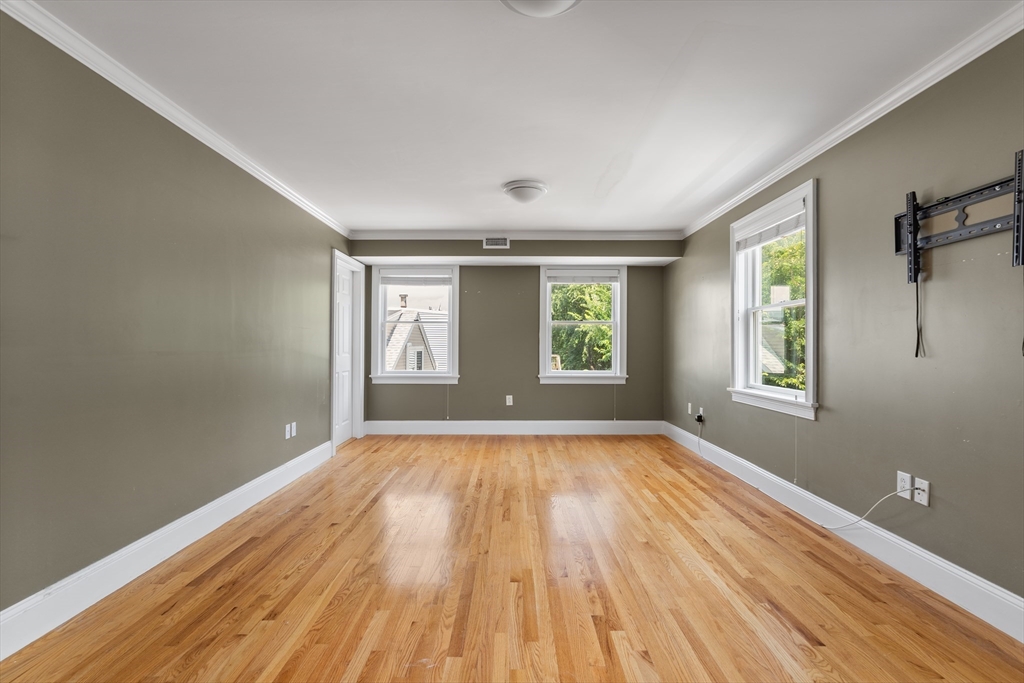 3 bed, 2 bath apartment for rent at 210-212 W 9th St Unit 2, South Boston — photo 11 of 28