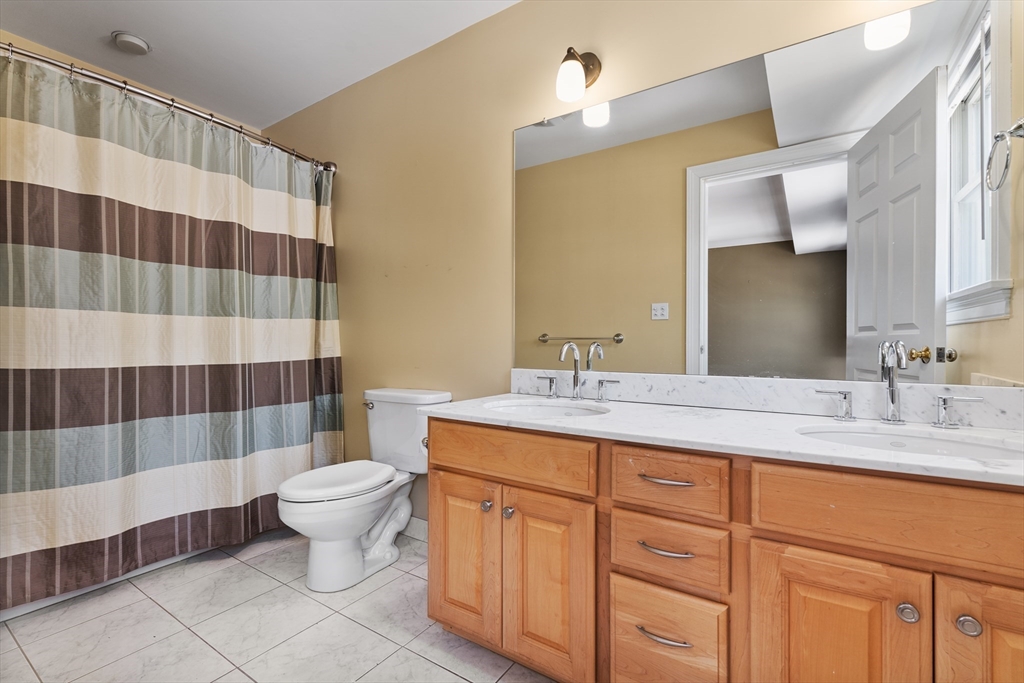 3 bed, 2 bath apartment for rent at 210-212 W 9th St Unit 2, South Boston — photo 14 of 28
