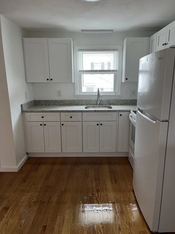 1 bed, 1 bath apartment for rent at 210-214 Middle St Unit d, Weymouth — photo 2 of 10