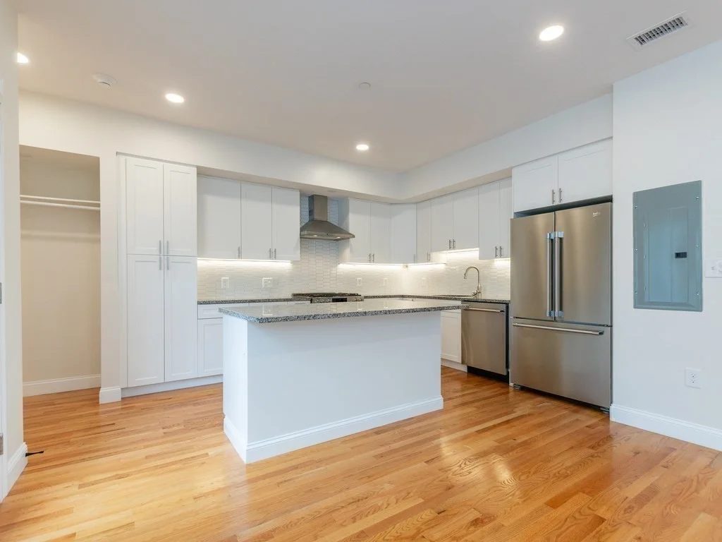 4 bed, 3 bath apartment for rent at 210 Adams Unit 3, Waltham — photo 3 of 32