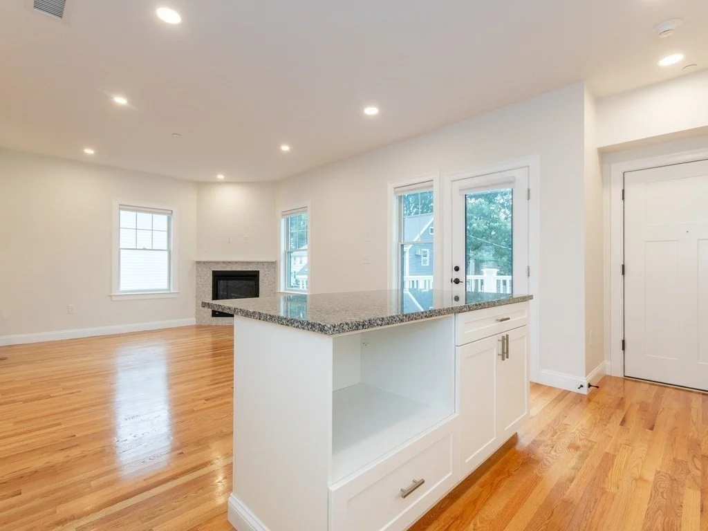 4 bed, 3 bath apartment for rent at 210 Adams Unit 3, Waltham — photo 5 of 32