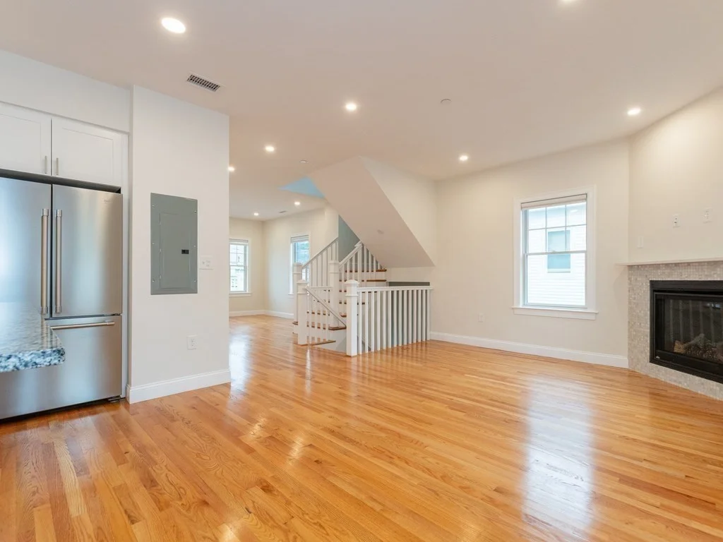 4 bed, 3 bath apartment for rent at 210 Adams Unit 3, Waltham — photo 4 of 32