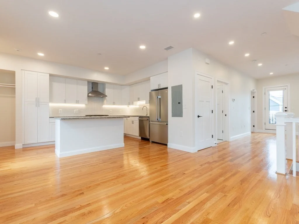 4 bed, 3 bath apartment for rent at 210 Adams Unit 3, Waltham — photo 6 of 32