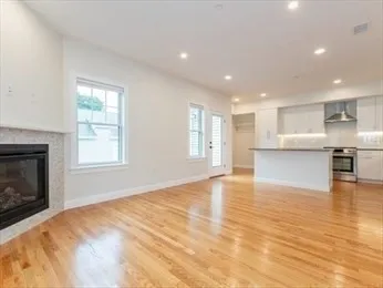 4 bed, 3 bath apartment for rent at 210 Adams Unit 4, Waltham — photo 5 of 25