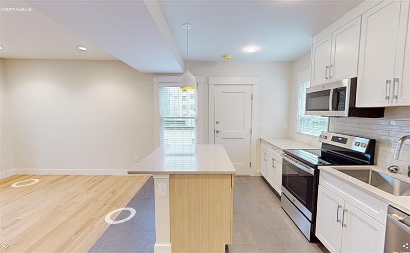 2 bed, 1 bath apartment for rent at 208-210 Banks St Unit 2, Riverside — photo 1 of 11