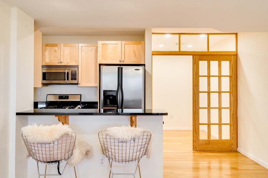 3 bed, 2 bath apartment for rent at 210 Broadway Unit 107, Everett — photo 3 of 16