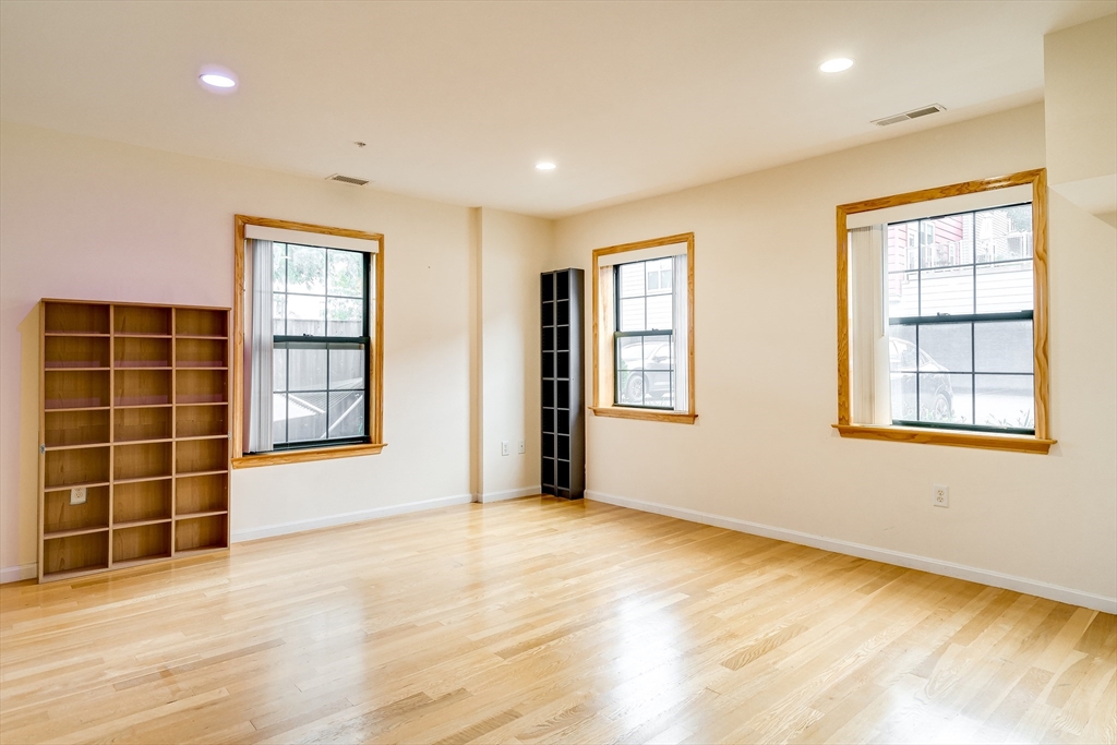 3 bed, 2 bath apartment for rent at 210 Broadway Unit 107, Everett — photo 7 of 16