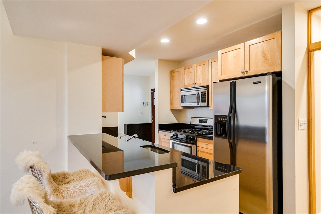 3 bed, 2 bath apartment for rent at 210 Broadway Unit 107, Everett — photo 4 of 16
