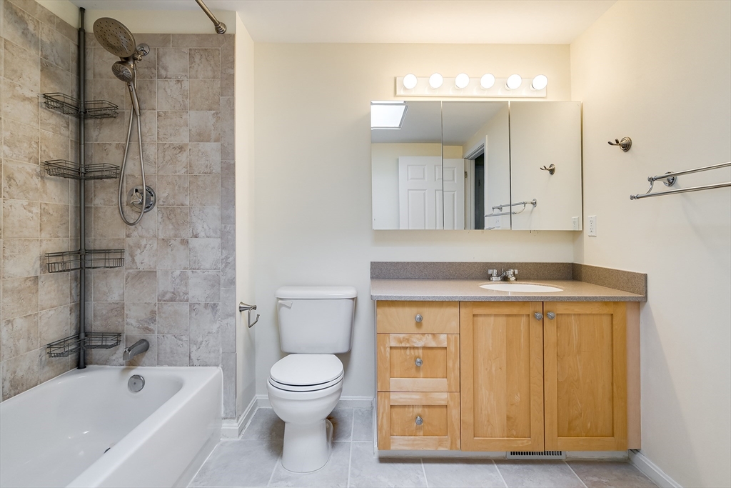 3 bed, 2 bath apartment for rent at 210 Broadway Unit 107, Everett — photo 11 of 16