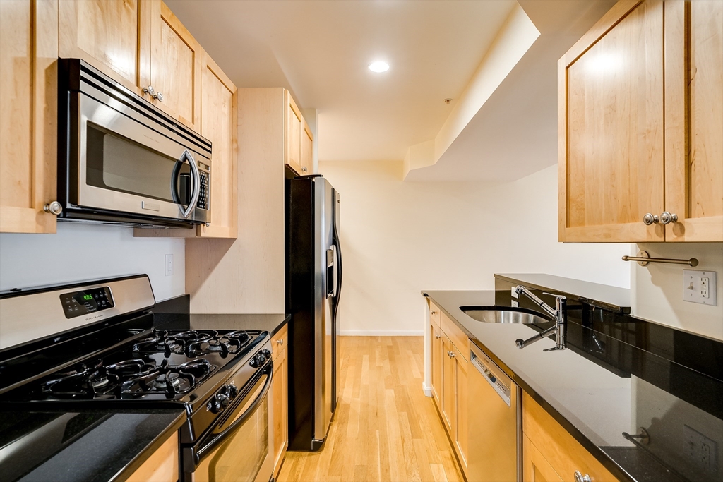 3 bed, 2 bath apartment for rent at 210 Broadway Unit 107, Everett — photo 5 of 16