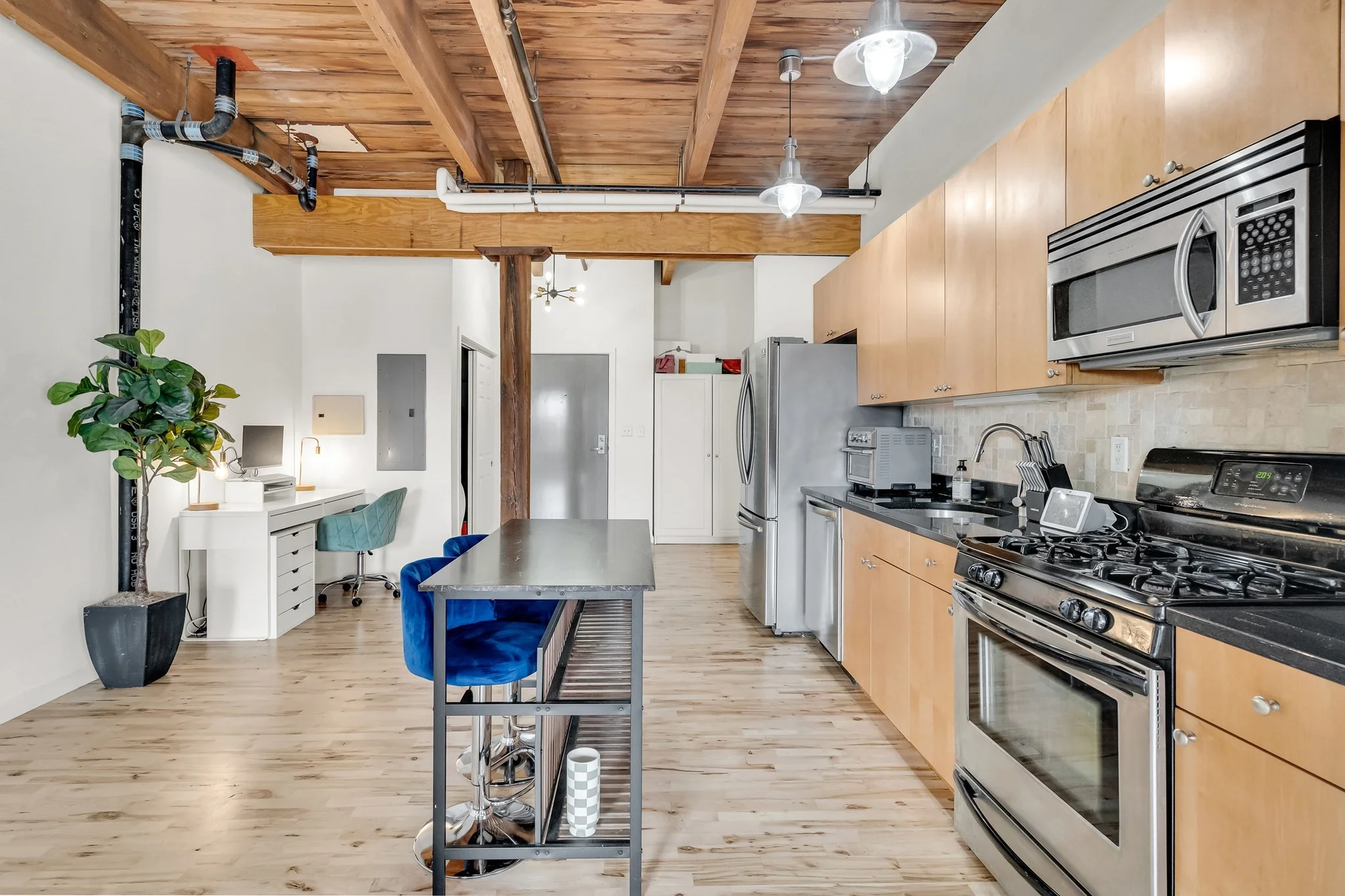 1 bed, 1 bath apartment for rent at 210 Broadway Unit 304, Everett — photo 11 of 29