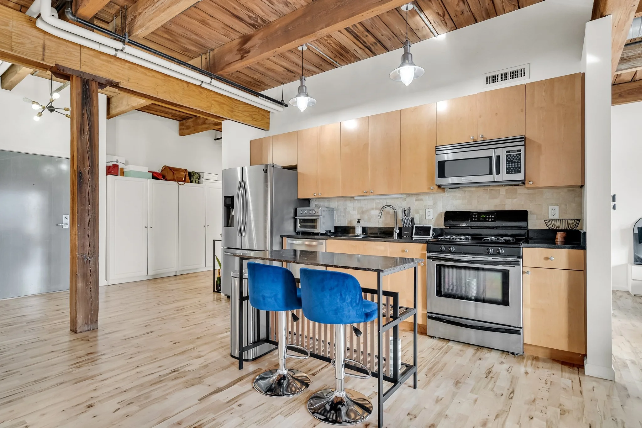 1 bed, 1 bath apartment for rent at 210 Broadway Unit 304, Everett — photo 8 of 29