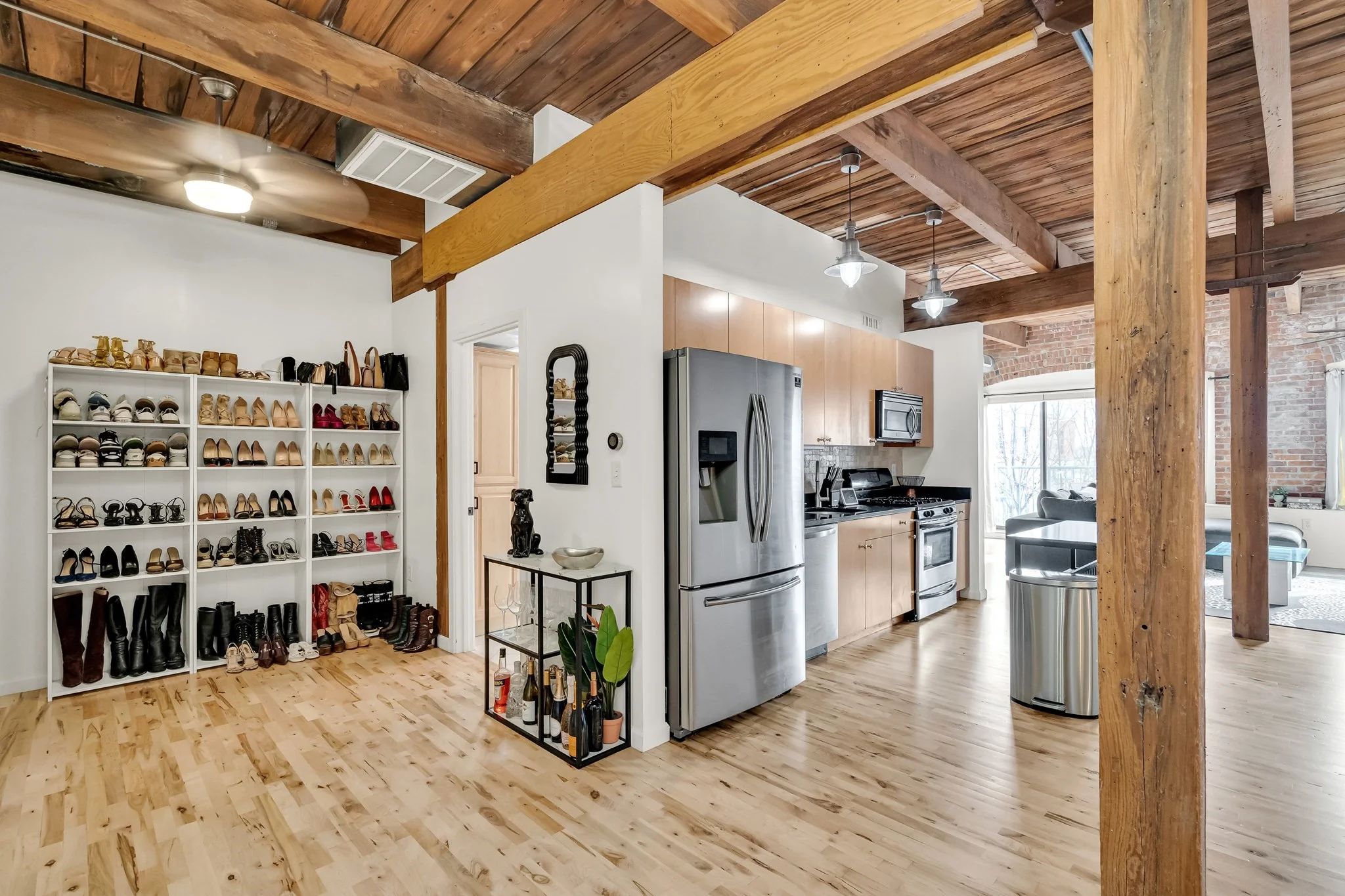 1 bed, 1 bath apartment for rent at 210 Broadway Unit 304, Everett