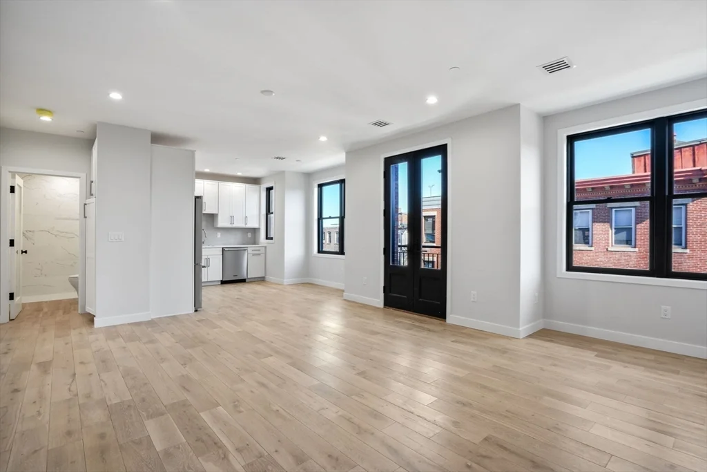 2 bed, 2 bath apartment for rent at 210 Endicott St Unit 1, North End — photo 5 of 23