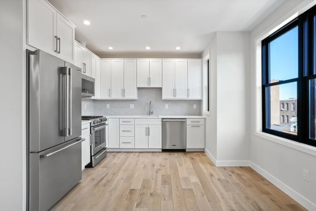 2 bed, 2 bath apartment for rent at 210 Endicott St Unit 1, North End — photo 2 of 23