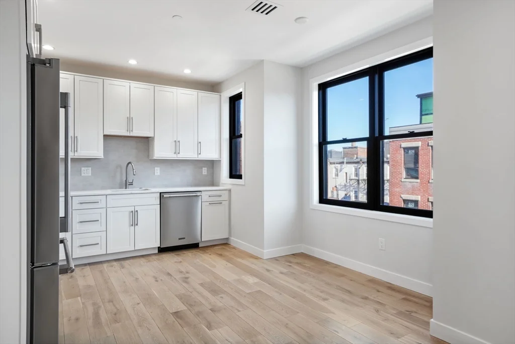 2 bed, 2 bath apartment for rent at 210 Endicott St Unit 3, North End — photo 3 of 24