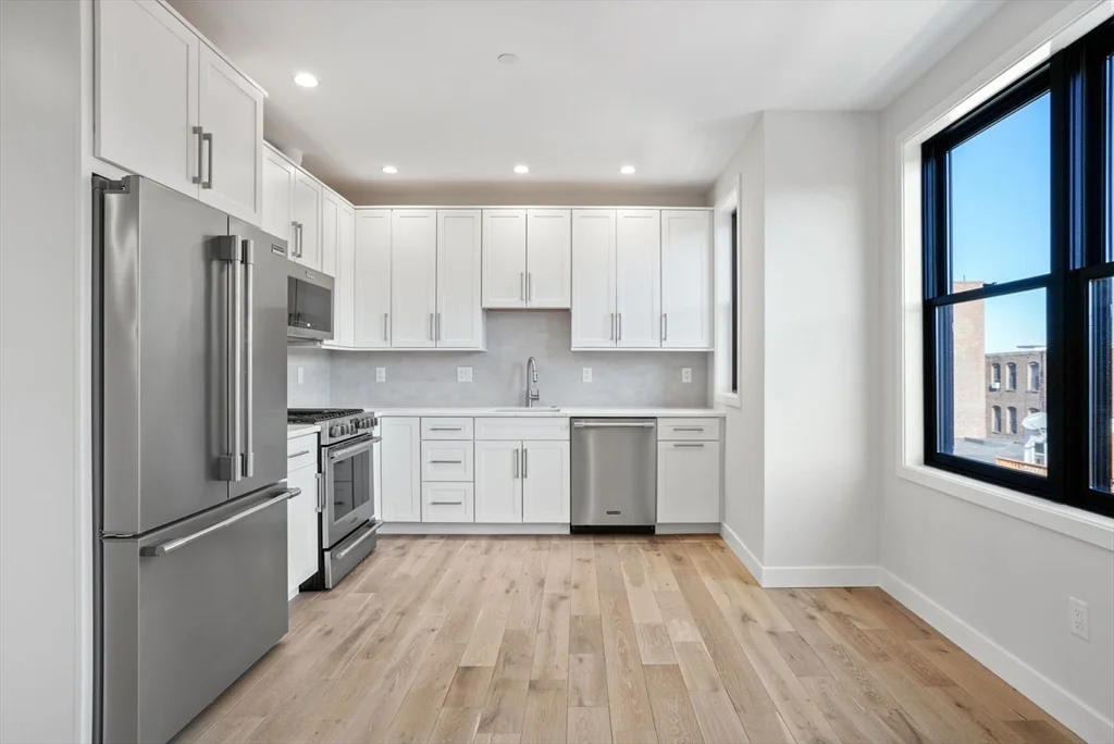 2 bed, 2 bath apartment for rent at 210 Endicott St Unit 3, North End — photo 2 of 24