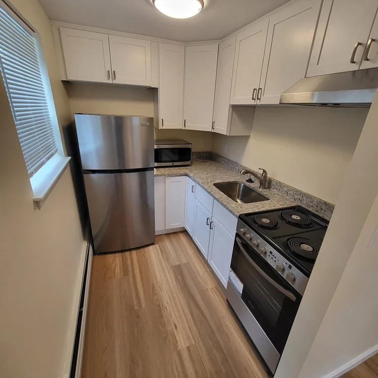 1 bed, 1 bath apartment for rent at 210 Hillside Ave Unit 15, Needham Heights — photo 2 of 7