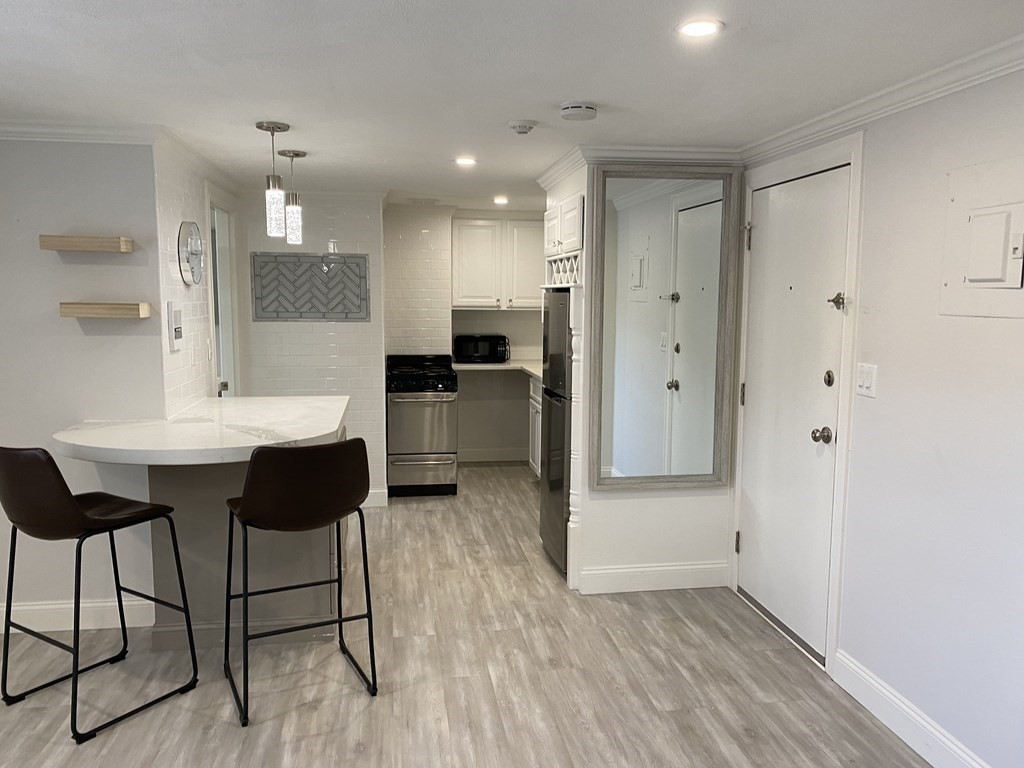 Studio bed, 1 bath apartment for rent at 210 Hillside Ave Unit 37, Needham — photo 4 of 14