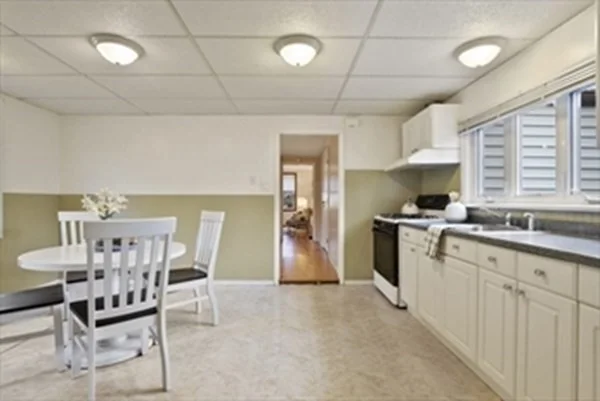 1 bed, 1 bath apartment for rent at 210 Lebanon Unit 1, Malden — photo 2 of 9