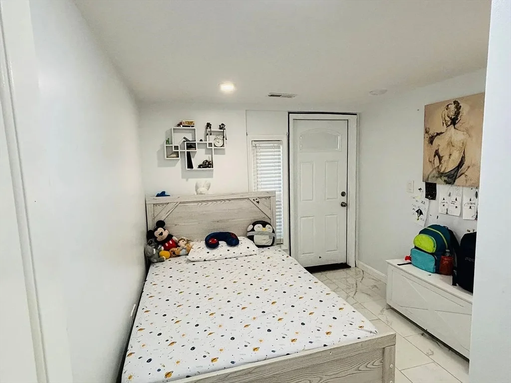 2 bed, 2 bath apartment for rent at 210 Lincoln St Unit 1, Revere — photo 7 of 7
