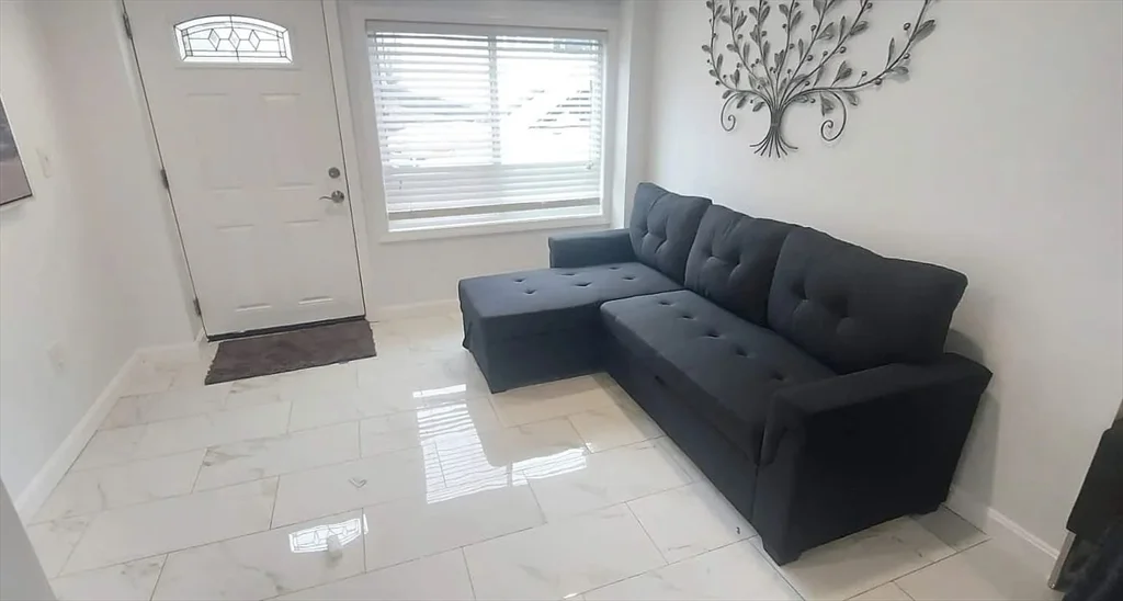 2 bed, 2 bath apartment for rent at 210 Lincoln St Unit 1, Revere — photo 3 of 7