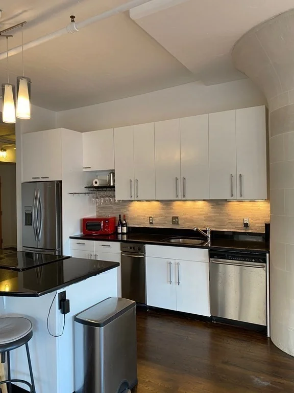 2 bed, 2 bath apartment for rent at 210 Lincoln Unit 301, Leather District — photo 8 of 32