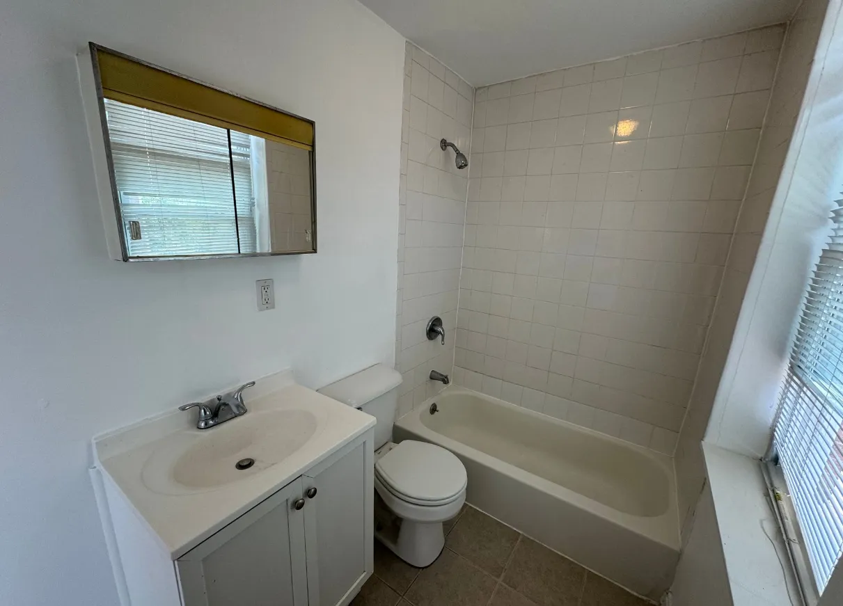 1 bed, 1 bath apartment for rent at 210 Maverick St Unit 2, East Boston — photo 10 of 10