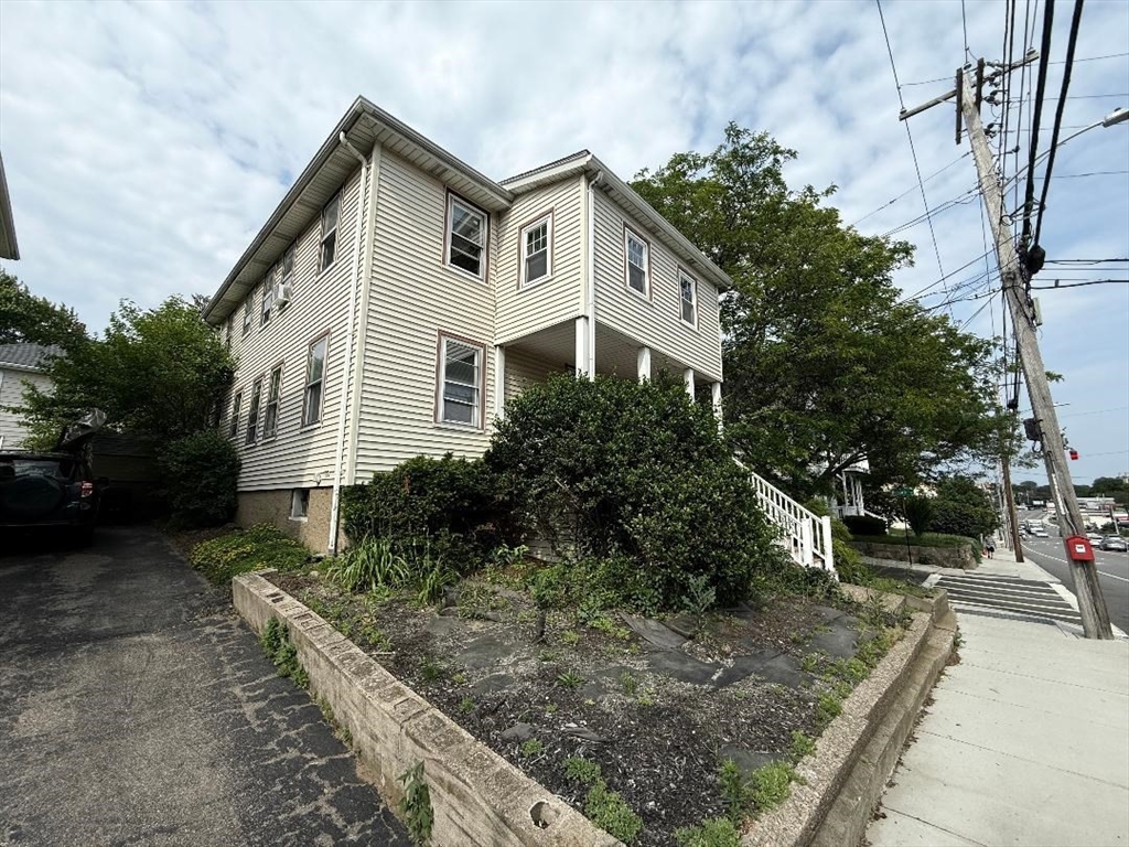 2 bed, 1 bath apartment for rent at 210 Quincy Ave Unit 210, Quincy — photo 2 of 8