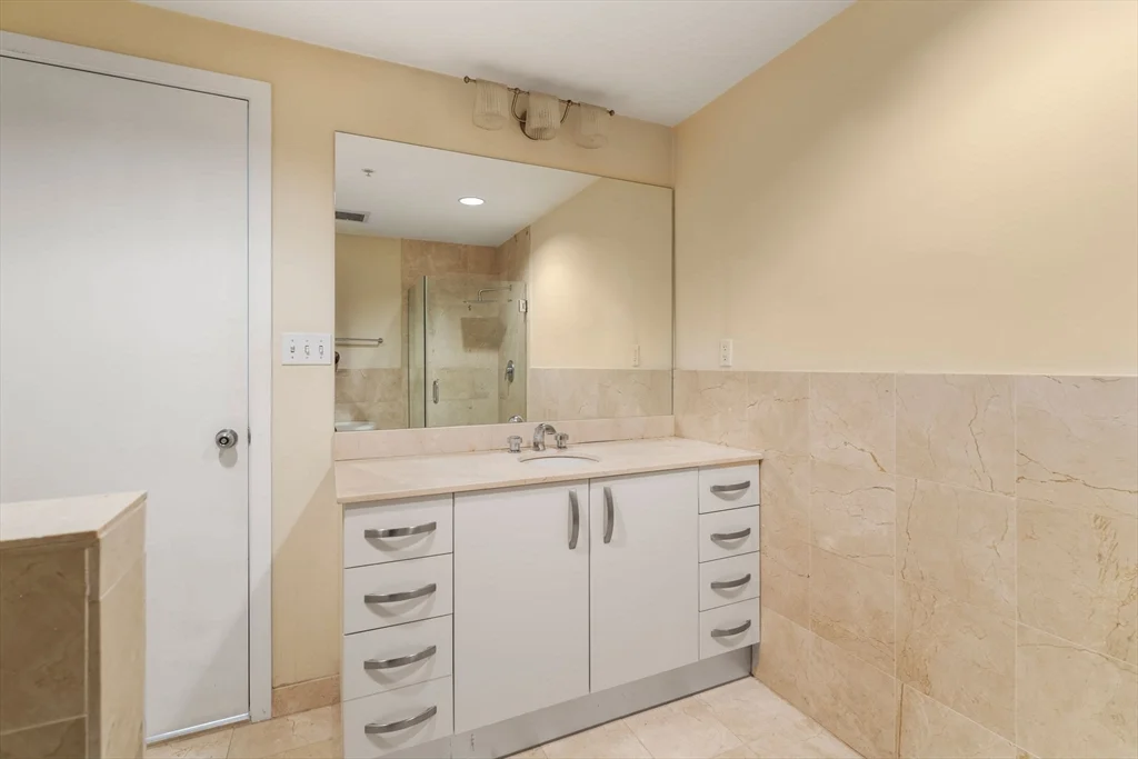 1 bed, 2 bath apartment for rent at 210 South St Unit 9-3, Leather District — photo 21 of 27