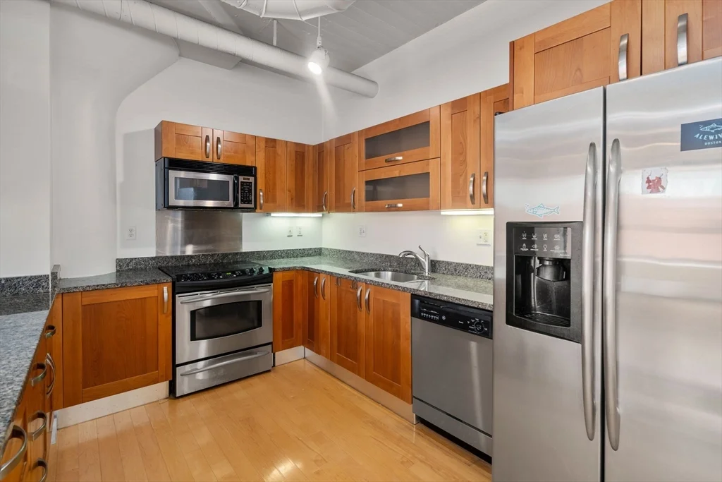 1 bed, 2 bath apartment for rent at 210 South St Unit 9-3, Leather District — photo 4 of 27