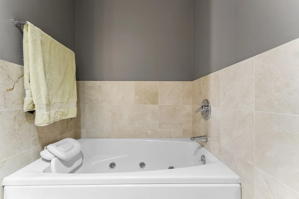 1 bed, 2 bath apartment for rent at 210 South Unit 11-1, Leather District — photo 16 of 21