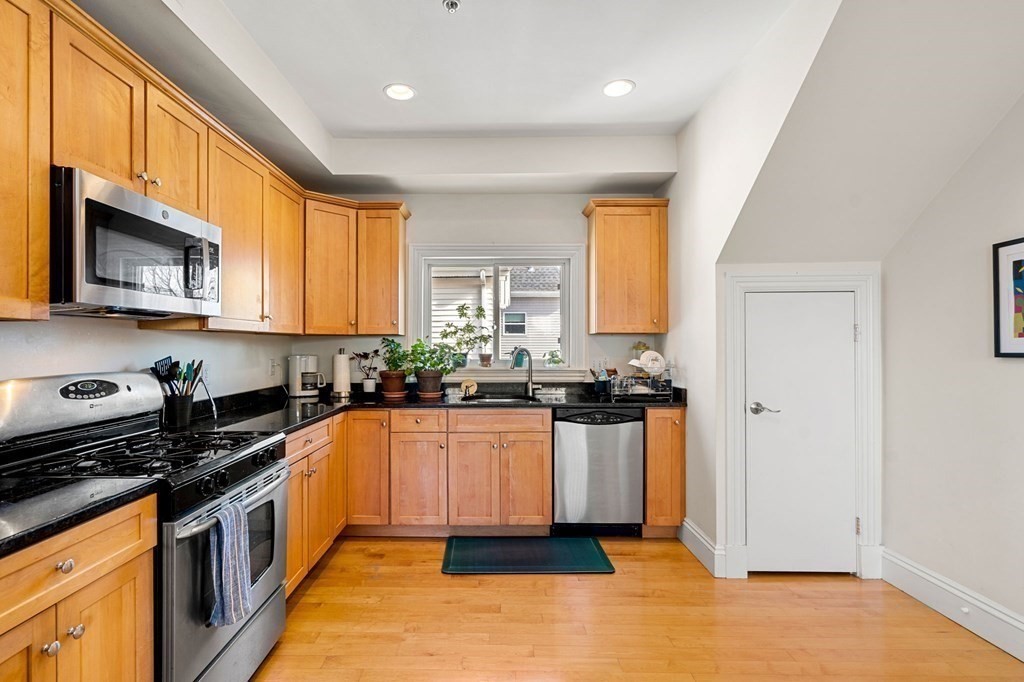 2 bed, 2 bath apartment for rent at 210 Summer St Unit 3, Spring Hill — photo 6 of 25