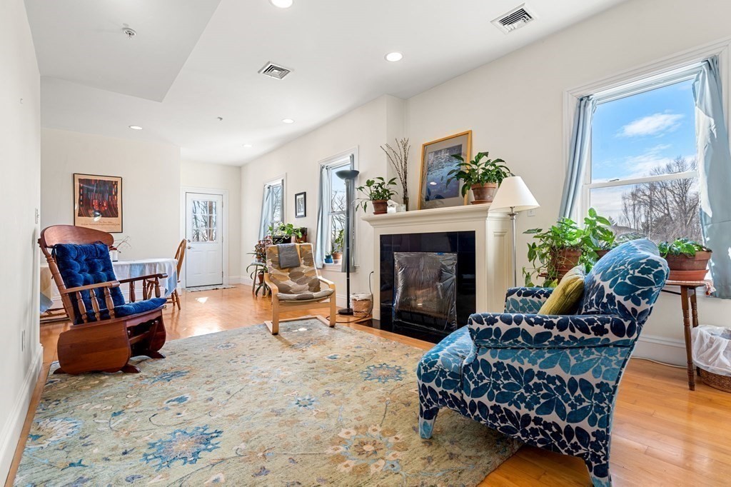2 bed, 2 bath apartment for rent at 210 Summer St Unit 3, Spring Hill — photo 2 of 25