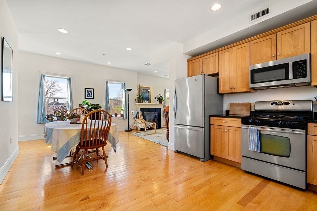 2 bed, 2 bath apartment for rent at 210 Summer St Unit 3, Spring Hill — photo 8 of 25